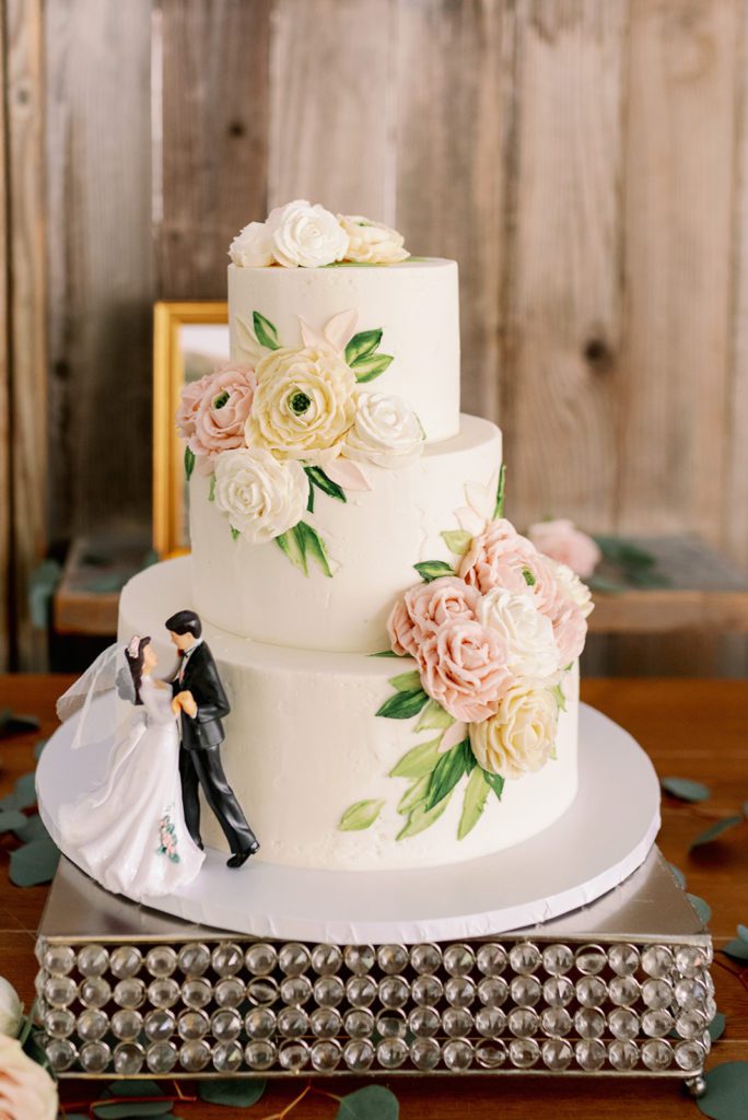 Twin Oaks Gardens Wedding Reception Cake 